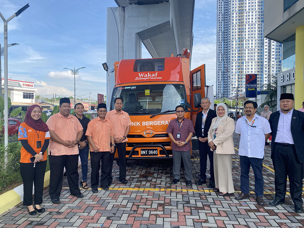 Majlis Simbolik Penyerahan Lori Klinik Bergerak KPJ Kajang