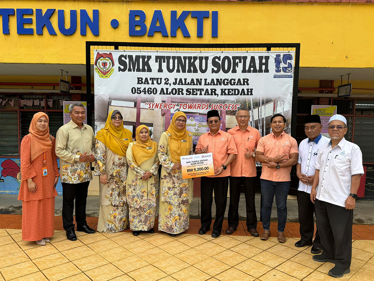 Wakaf Selangor Muamalat Menyumbang 4 Buah Smart Google TV Kepada SMK Tunku Sofiah
