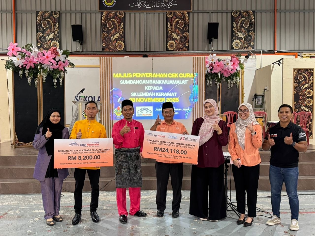 Wakaf Selangor Muamalat Menyerahkan 2 Unit Smart Board, 9 Set Kerusi dan Meja Agihan Wakalah Zakat SK Lembah Keramat