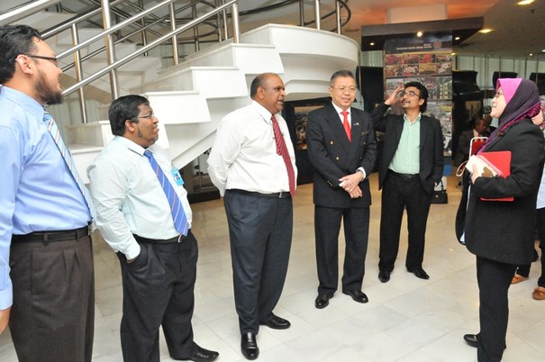 BMMB Menyumbang Van Jenazah kepada Majlis Bandaraya Shah Alam (MBSA) BMMB Menyumbang Van Jenazah kepada Majlis Bandaraya Shah Alam (MBSA)