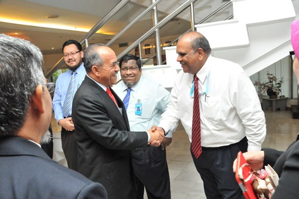 BMMB Menyumbang Van Jenazah kepada Majlis Bandaraya Shah Alam (MBSA) BMMB Menyumbang Van Jenazah kepada Majlis Bandaraya Shah Alam (MBSA)