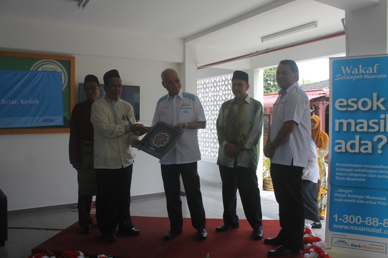 Wakaf Selangor Muamalat Menyumbang Van Sekolah kepada Sekolah Menengah Sains Tahfiz Alor Star Wakaf Selangor Muamalat Menyumbang Van Sekolah kepada Sekolah Menengah Sains Tahfiz Alor Star