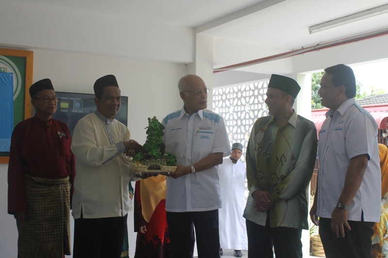 Wakaf Selangor Muamalat Menyumbang Van Sekolah kepada Sekolah Menengah Sains Tahfiz Alor Star Wakaf Selangor Muamalat Menyumbang Van Sekolah kepada Sekolah Menengah Sains Tahfiz Alor Star