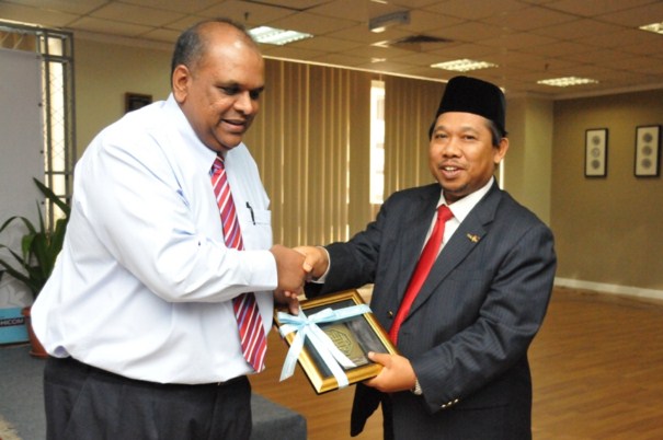 Program Bicara Semanis Kurma “Keluarga Syurgawi” Program Bicara Semanis Kurma “Keluarga Syurgawi”