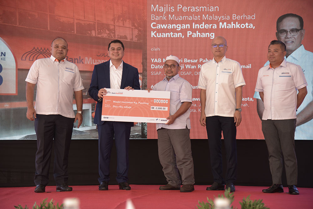 Penyampaian Sumbangan Berjumlah RM10,000 Kepada Lima Institusi Termasuk Masjid Dan Rumah Kebajikan Di Sekitar Kuantan. Penyampaian Sumbangan Berjumlah RM10,000 Kepada Lima Institusi Termasuk Masjid Dan Rumah Kebajikan Di Sekitar Kuantan.